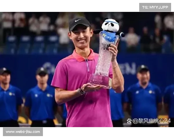 辛纳击败阿尔卡拉斯卫冕ATP年终总决赛冠军，取得室内硬地31连胜